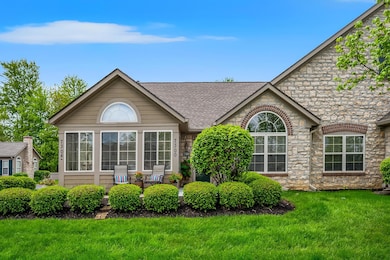 2-web-or-mls-7300 Falls View Cir-102