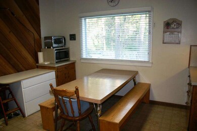 Dining area w view of the lake