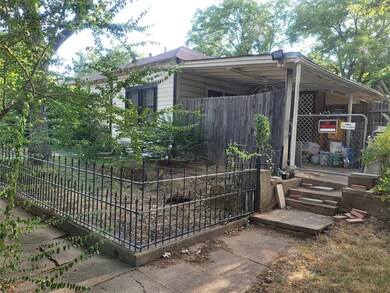 823 Dubois St, Denison, TX 75020 - photo 4