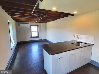 170 South St unit 303, Pottstown, PA 19464 - photo 2