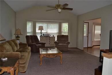 1712 SW Hidden Valley Dr, Topeka, KS 66615 - photo 5