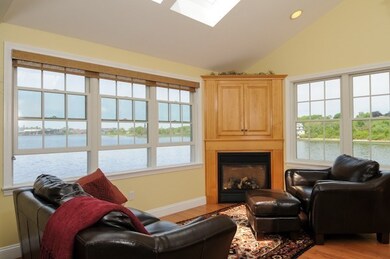 2 Oxford St, Fairhaven, MA 02719 - photo 6