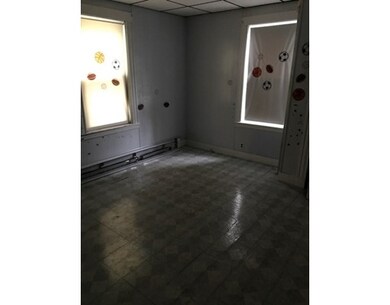 7 Reeds Ct, Somerville, MA 02145 - photo 4