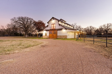 1512 E Henderson St, Cleburne, TX 76031 - photo 2