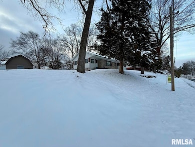 1929 5th St, East Moline, IL 61244 - photo 2