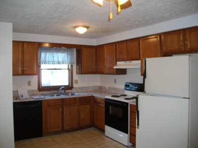 42 2nd St, Manchester, NH 03102 - photo 2