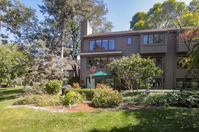 660 Old Barn Rd unit F-24, Lake Barrington, IL 60010 - photo 2