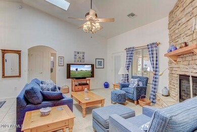 Living Room (3)