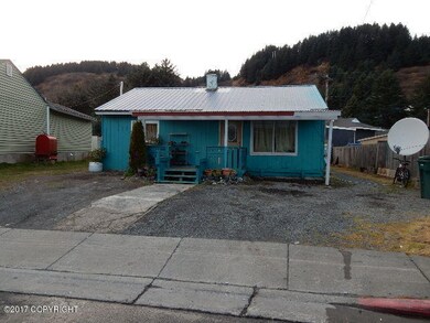 617 Hemlock St, Kodiak, AK 99615 - photo 2