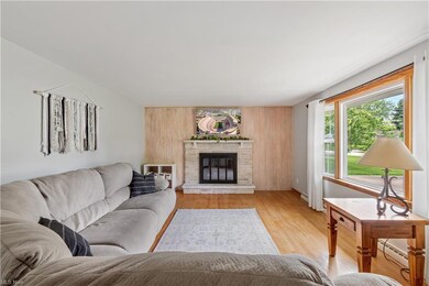 1552 Alcorn Dr, Barberton, OH 44203 - photo 4