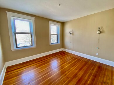 979 Chestnut St unit 3, Newton, MA 02464 - photo 4