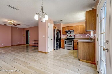 7955 Cherry Blossom Dr S, Jacksonville, FL 32216 - photo 5