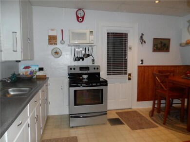Kitchen Fully Applianced Kitchen