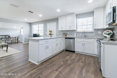 3924 Peter Rabbit Dr, Jacksonville, FL 32210 - photo 4