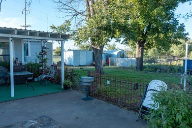 109 S Hickory St, Ballinger, TX 76821 - photo 4