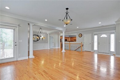 10146 Theden Cir, Lenexa, KS 66220 - photo 6