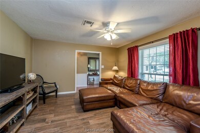 1214 King Arthur Cir, College Station, TX 77840 - photo 7