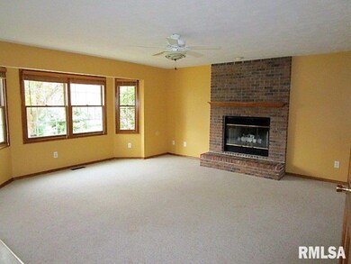 5321 N Castleberry Dr, Peoria, IL 61615 - photo 7