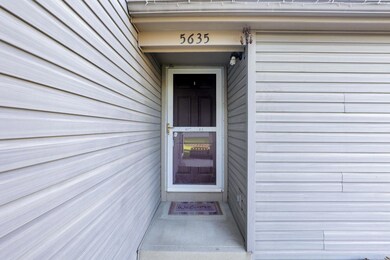 5635 Wigmore Dr unit 51B, Columbus, OH 43235 - photo 2