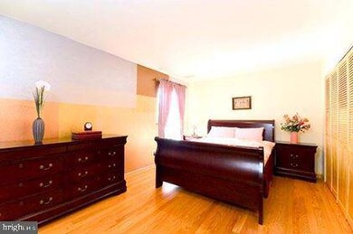 11208 Chestnut Grove Square unit 210, Reston, VA 20190 - photo 4