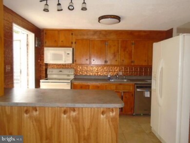 6407 Falkirk Rd, Idlewylde, MD 21239 - photo 7