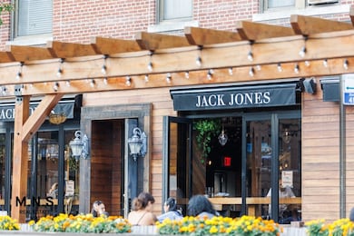 22-54 46th St unit 403, Astoria, NY 11105 - photo 3