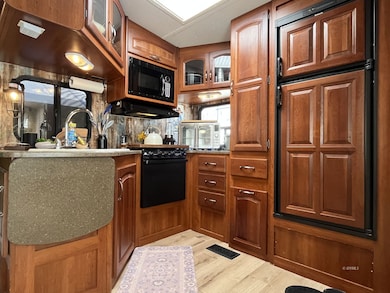 26350 Delano Dr unit 41, Idyllwild, CA 92549 - photo 5