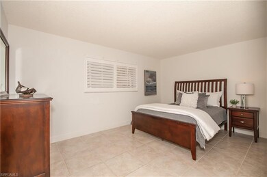 522 Broad Ave S unit 522, Naples, FL 34102 - photo 5