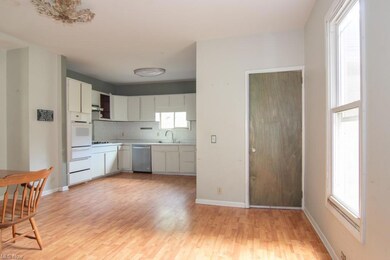 Eat in area looking towards Kitchen