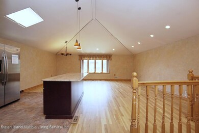 99 Cotter Ave, Staten Island, NY 10306 - photo 4