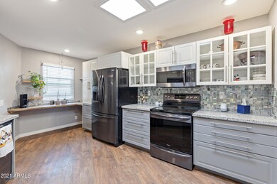 10530 W Palmeras Dr, Sun City, AZ 85373 - photo 5