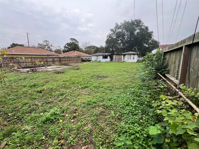 6713 Mariosa St, Houston, TX 77028 - photo 3