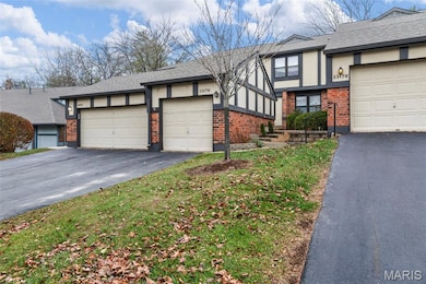 13176 Royal Pines Dr unit 2, Saint Louis, MO 63146 - photo 2