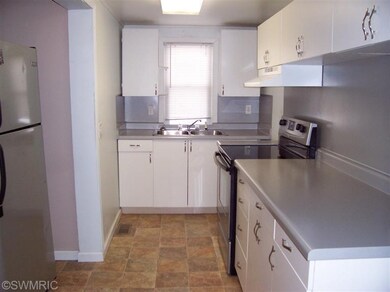 1913 Center St, Kalamazoo, MI 49048 - photo 4