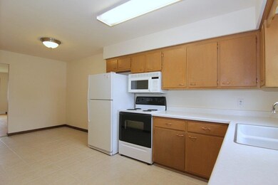 289 Park St, Oregon, WI 53575 - photo 6