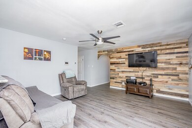 7127 Shady Moss Ln, Houston, TX 77040 - photo 7