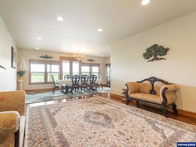 19601 Boones Ferry Rd NE, Hubbard, OR 97032 - photo 7