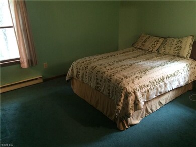 Master bedroom w/ full bath