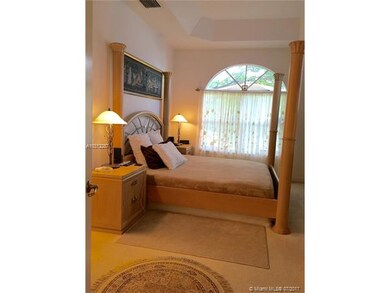 10929 NW 70th St, Doral, FL 33178 - photo 7