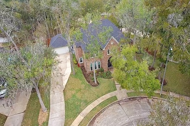 1215 Maple Bough Ct, Sugar Land, TX 77479 - photo 4