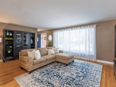 515 Byron Ct, Wheaton, IL 60187 - photo 3