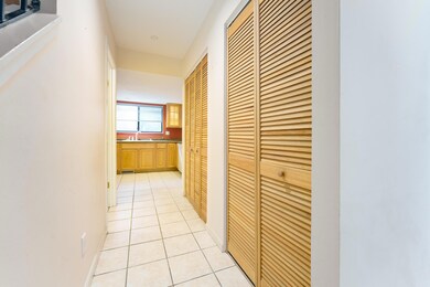 243 Ballantrae Ct unit 142, Kalamazoo, MI 49006 - photo 5