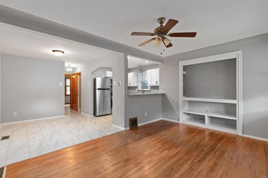 Open floor plan is great for entertaining or kicking abck