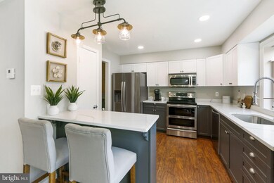 10522 Arrowood St, Fairfax, VA 22032 - photo 6