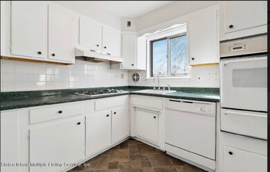 135 van Cortlandt Ave, Staten Island, NY 10301 - photo 7