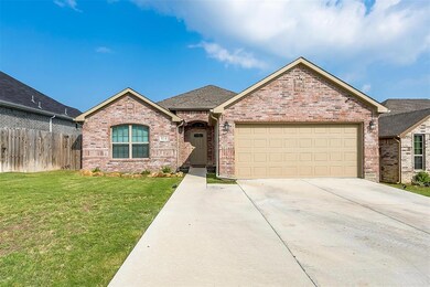 814 N Ridge Dr, White Settlement, TX 76108 - photo 2
