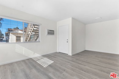 7228 Allott Ave unit 5, Los Angeles, CA 91405 - photo 5