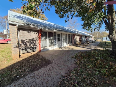 407 W Main St, Toronto, KS 66777 - photo 2