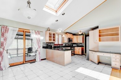 13 Strawberry Ln, North Dartmouth, MA 02747 - photo 5