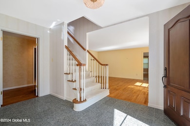 11 Gloria Ln, Schenectady, NY 12309 - photo 4